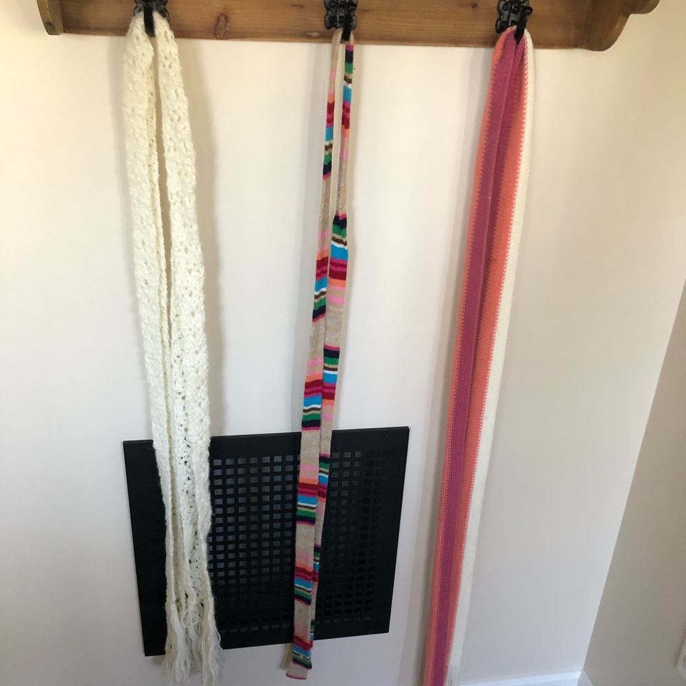Scarf lot
